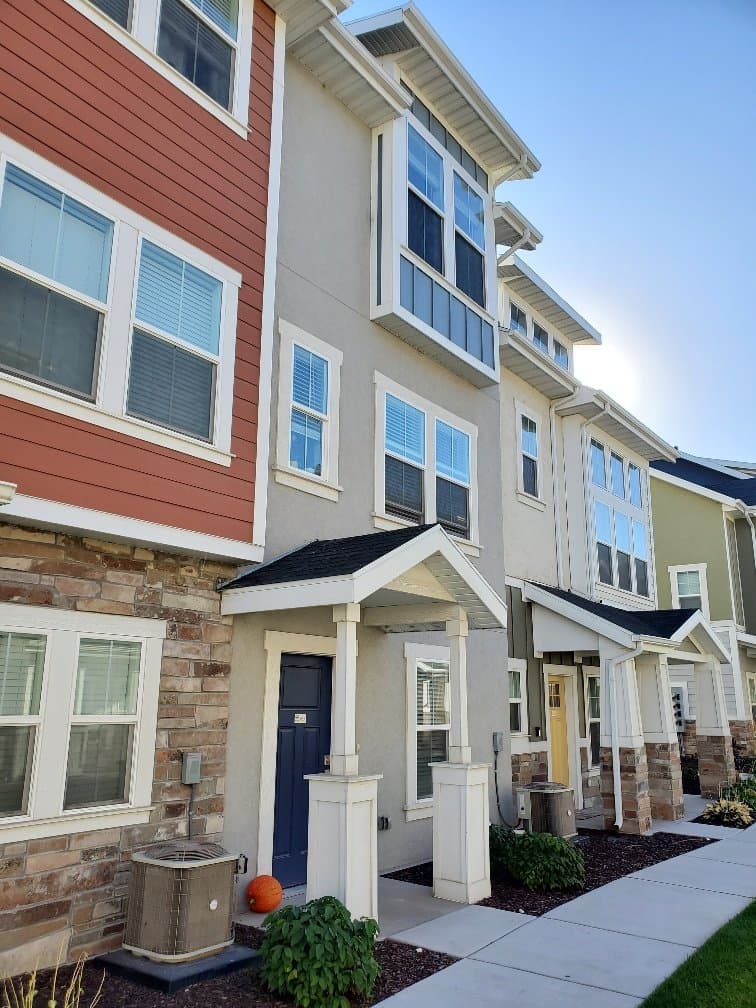 Vineyard Single Room: 685 E 330 N