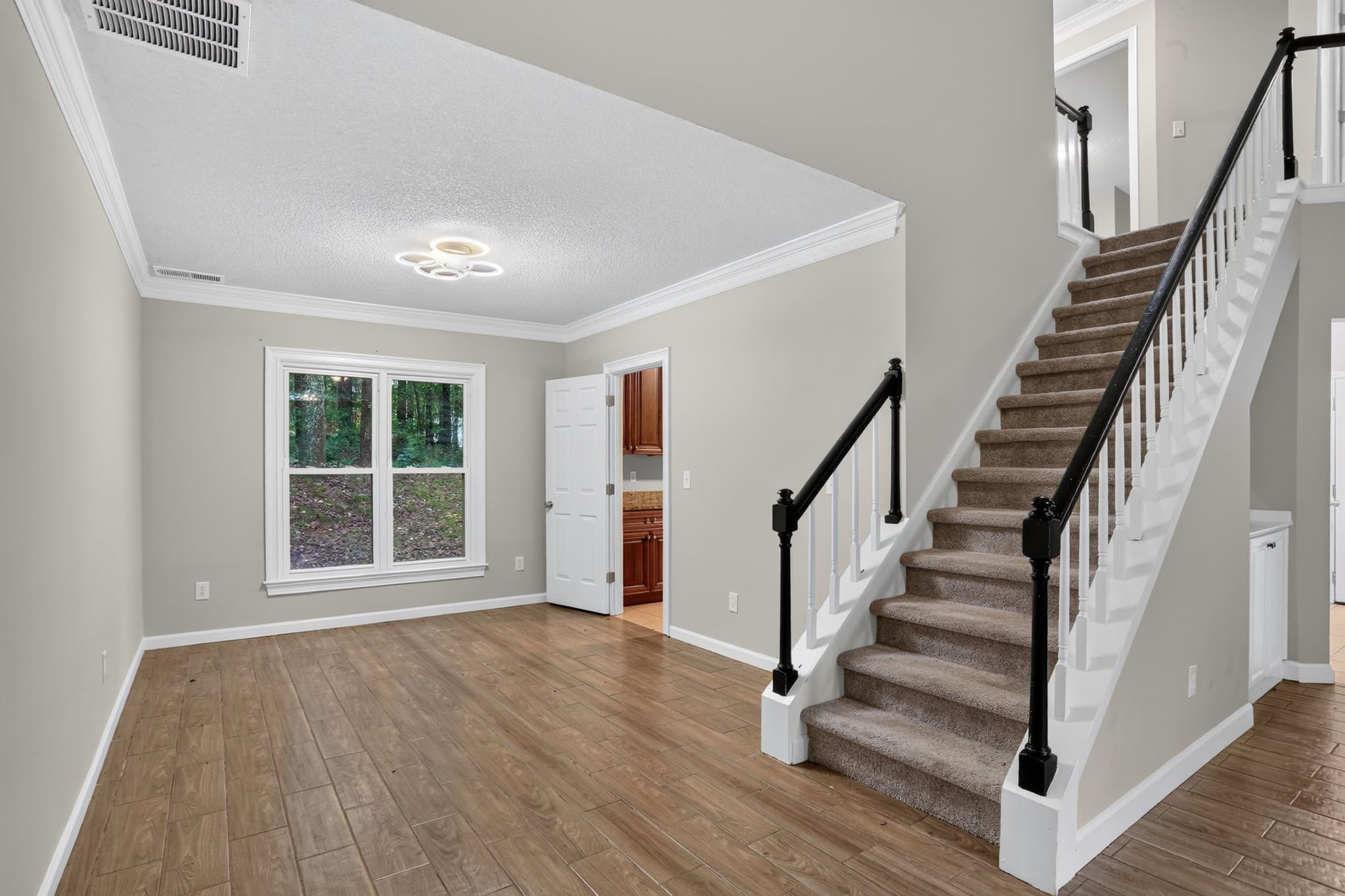 Jonesboro House: 7715 Wethersfield Dr