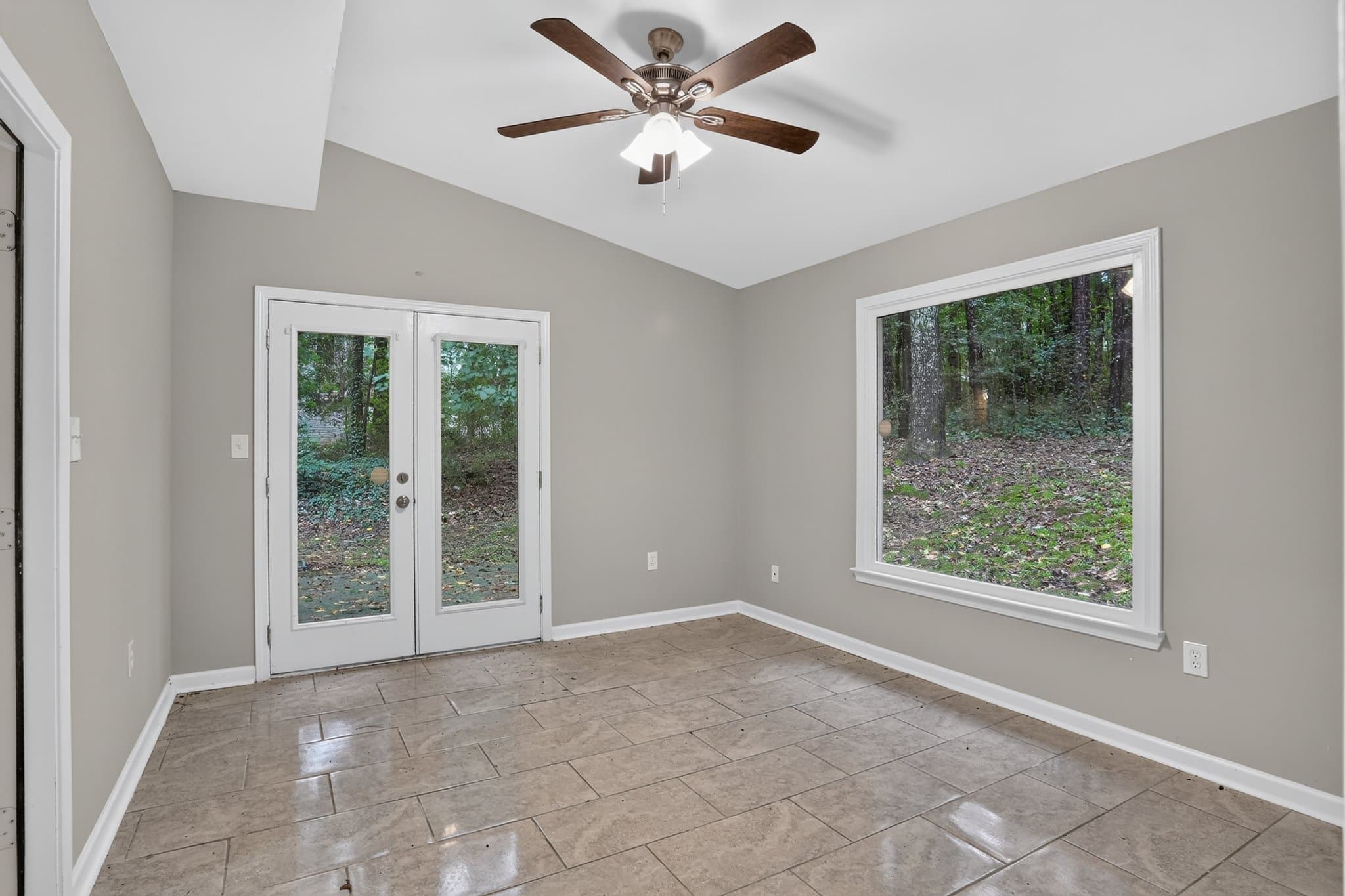 Jonesboro House: 7715 Wethersfield Dr