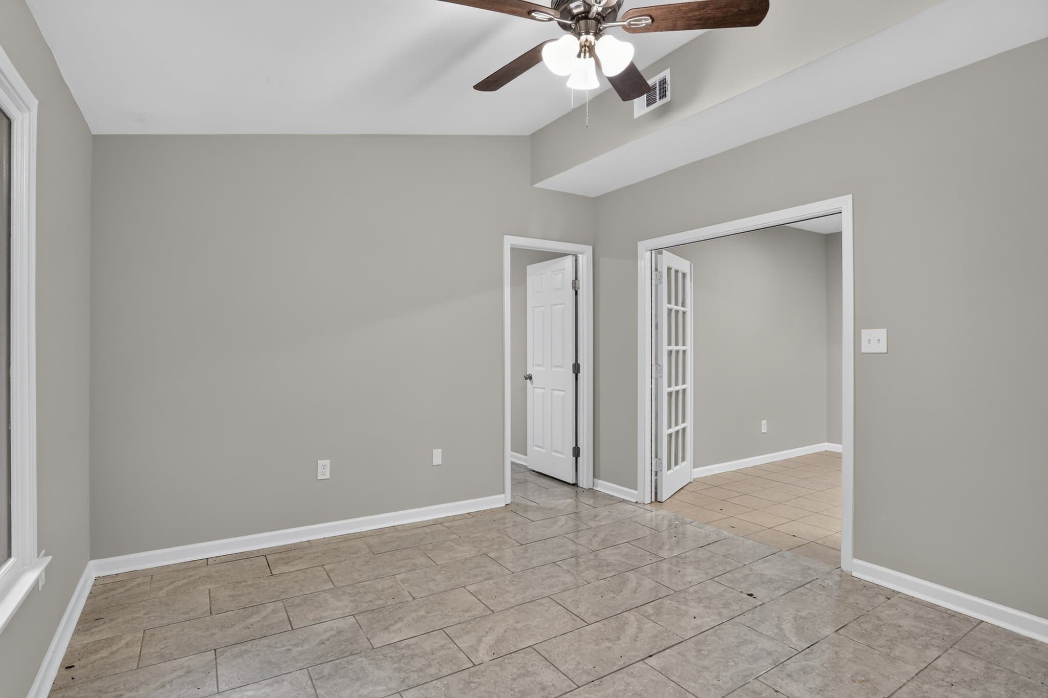 Jonesboro House: 7715 Wethersfield Dr