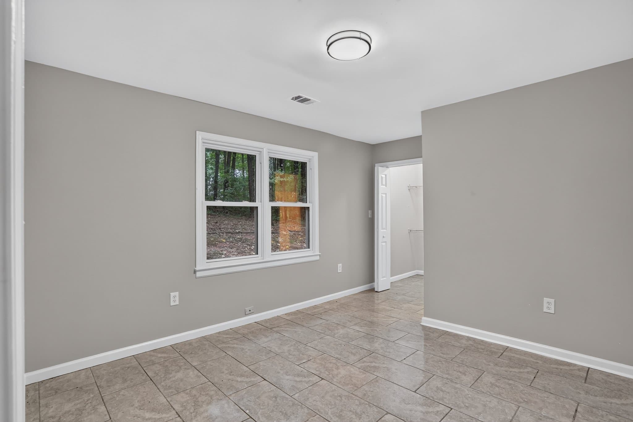 Jonesboro House: 7715 Wethersfield Dr