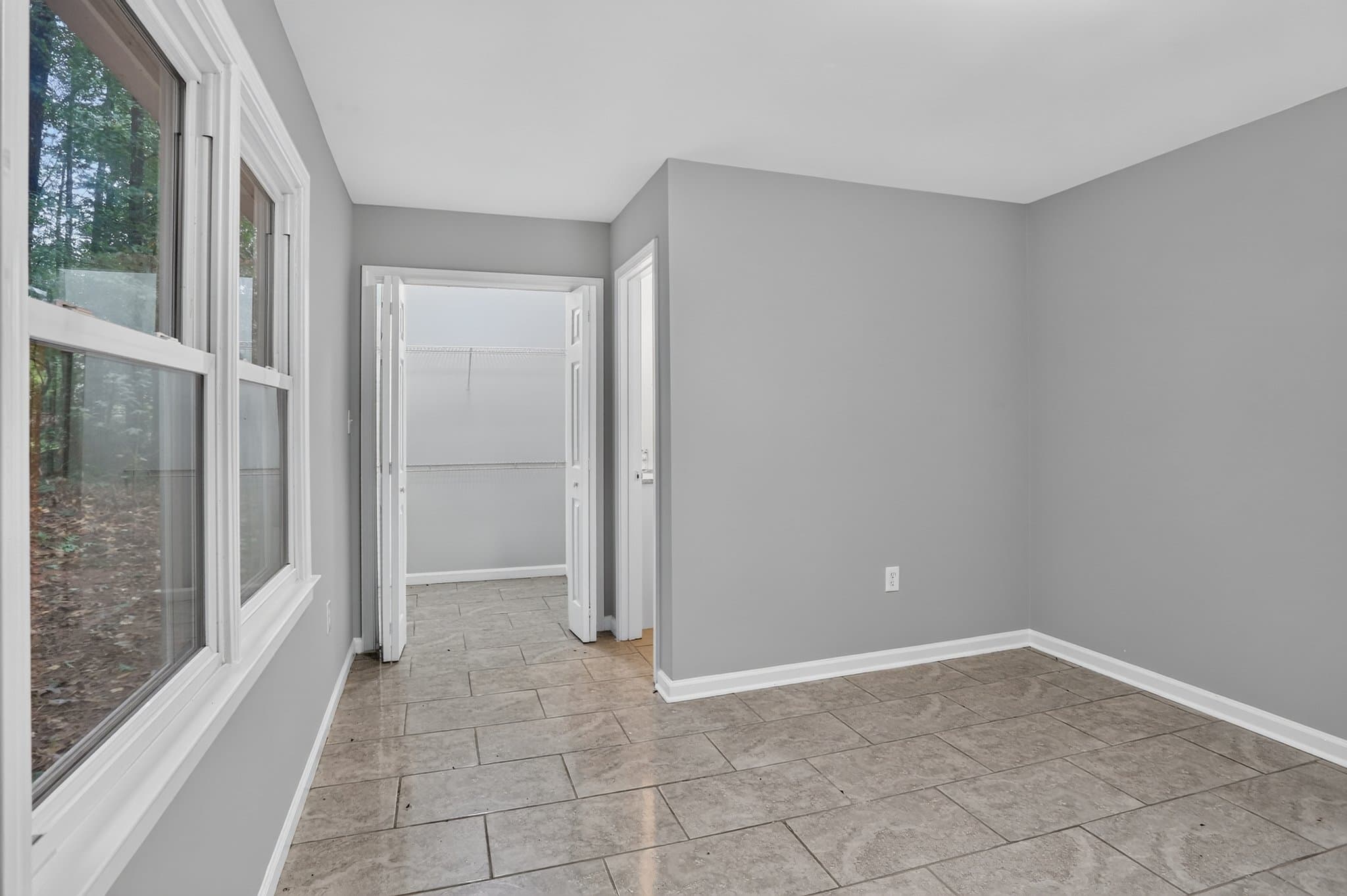 Jonesboro House: 7715 Wethersfield Dr