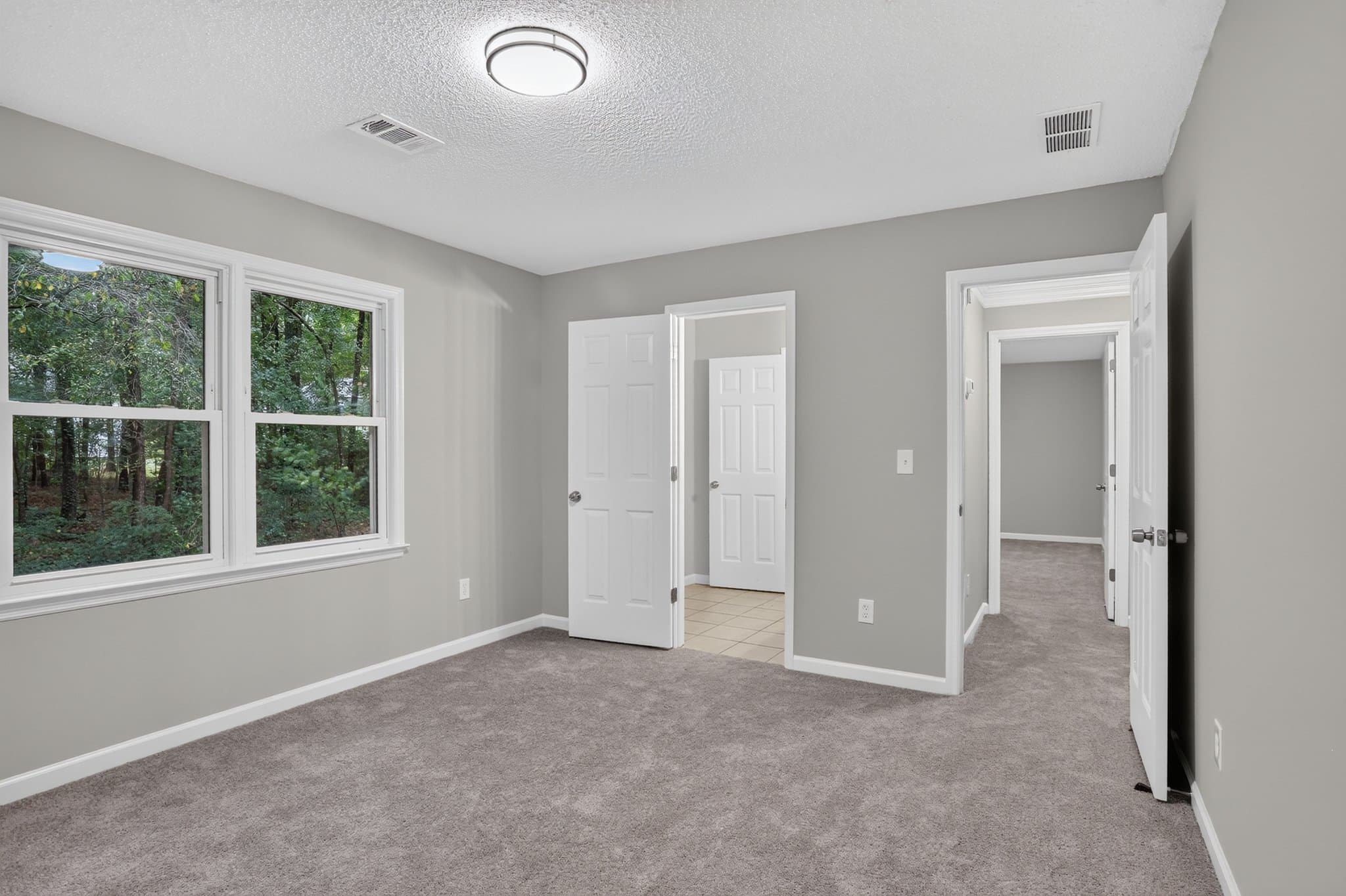 Jonesboro House: 7715 Wethersfield Dr