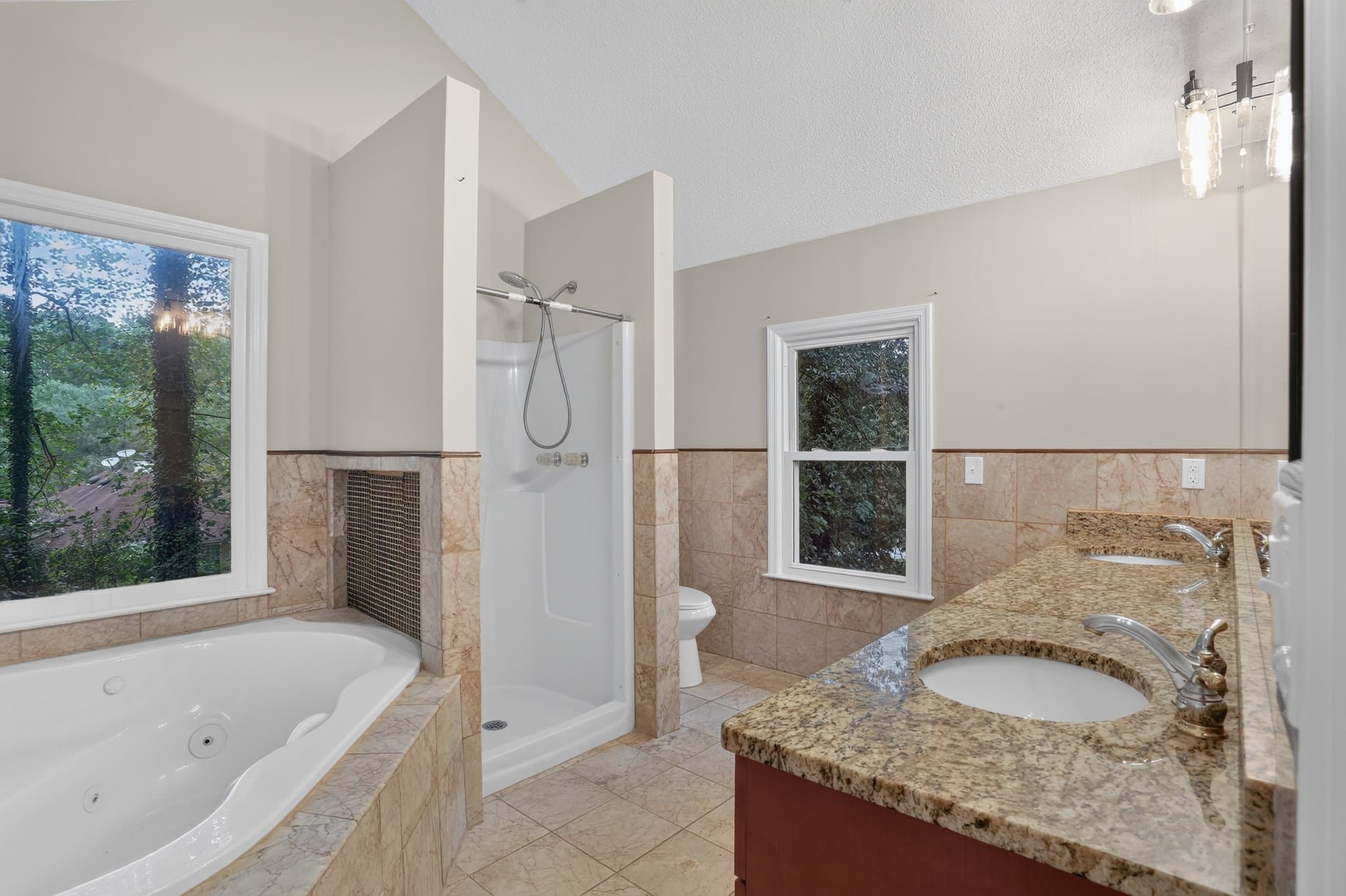Jonesboro House: 7715 Wethersfield Dr