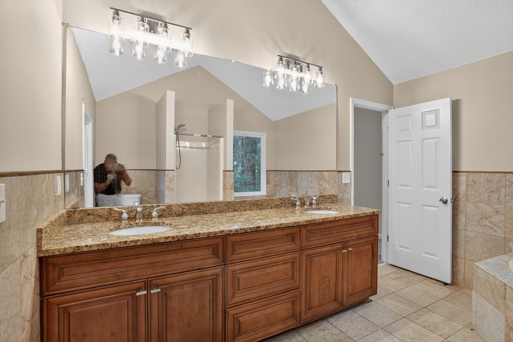 Jonesboro House: 7715 Wethersfield Dr