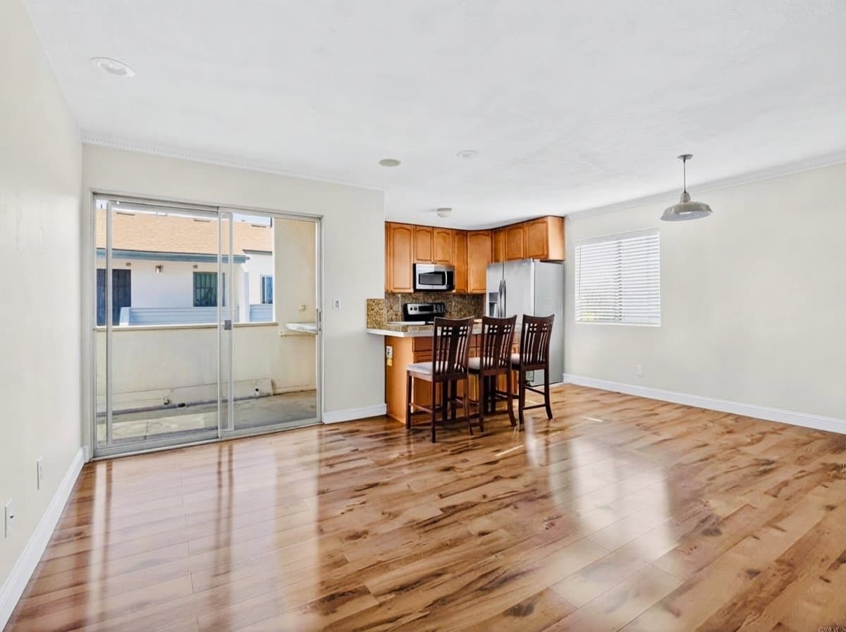 San Diego Condo: 3246 Ashford St