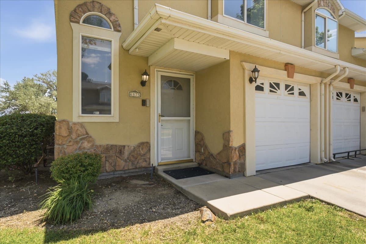 West Jordan Townhome: 6875 S Florentine Way