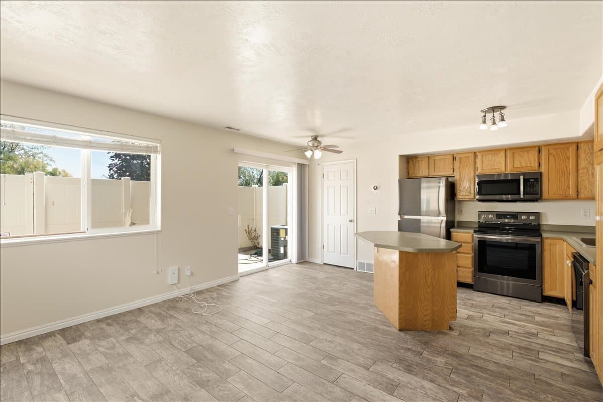 West Jordan Townhome: 6875 S Florentine Way