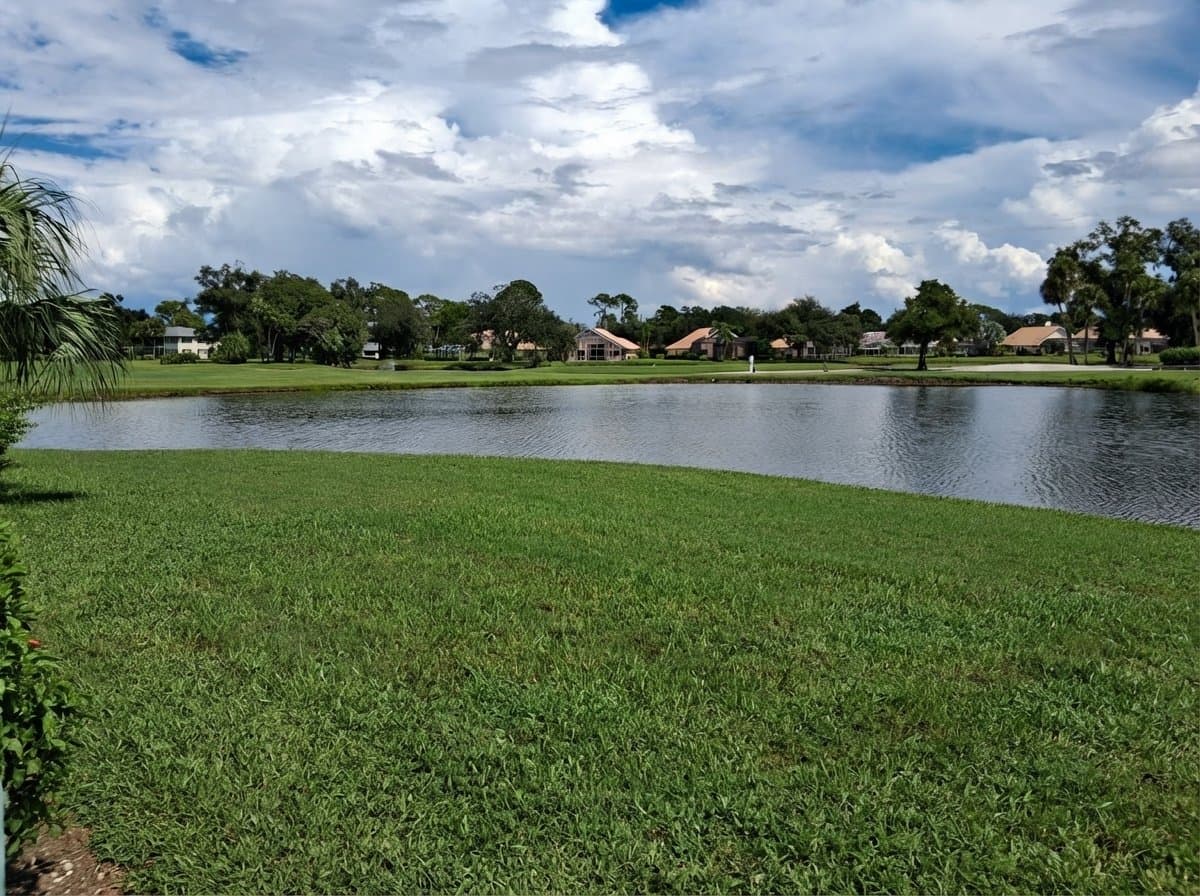 Sarasota Condo: 7231 W. Country Club Dr. N.
