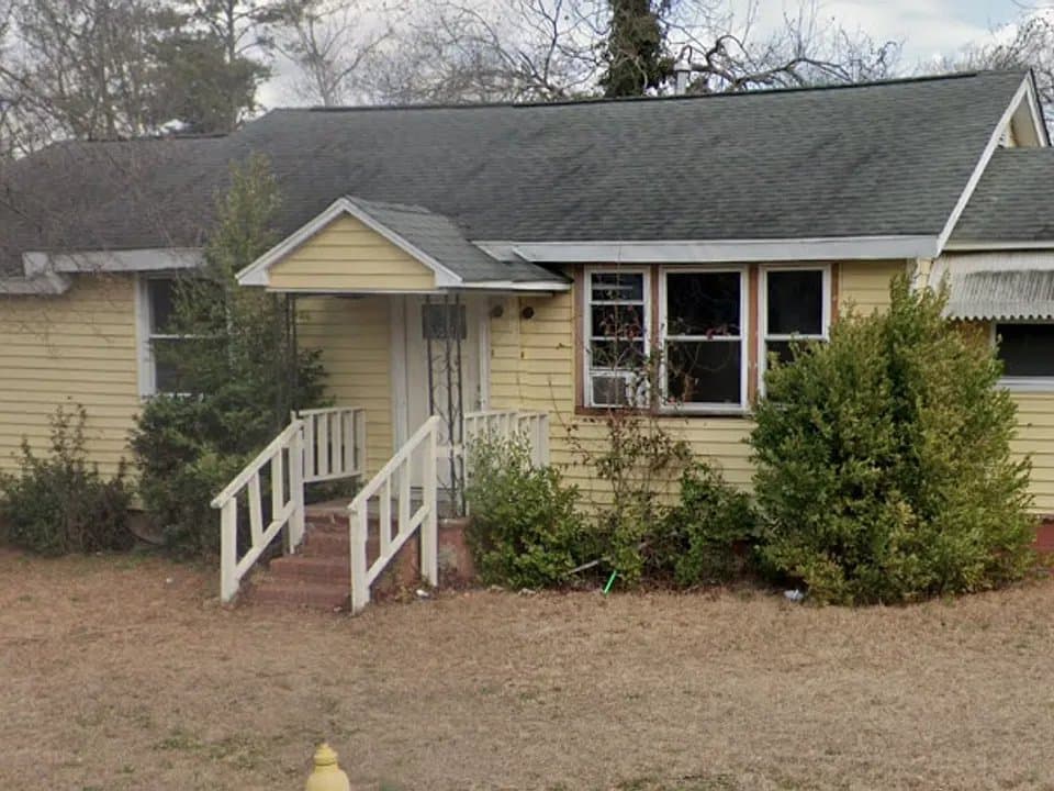 Augusta House: 1928 Kratha Dr