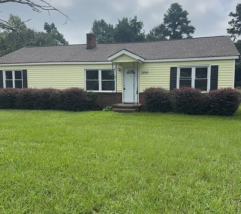 Augusta House: 2010 Cook Rd