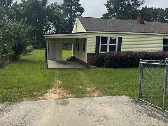 Augusta House: 2010 Cook Rd