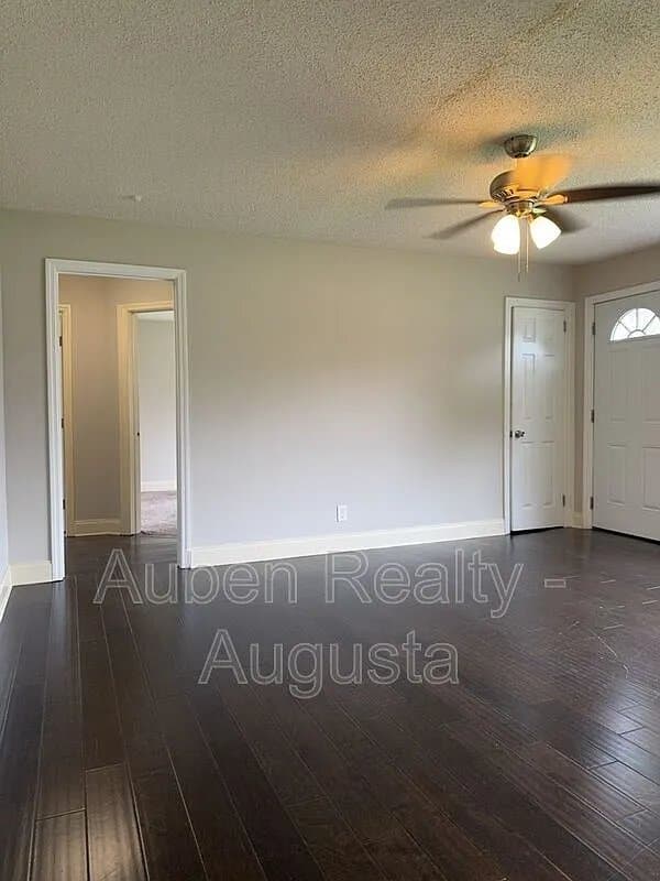 Augusta House: 2010 Cook Rd