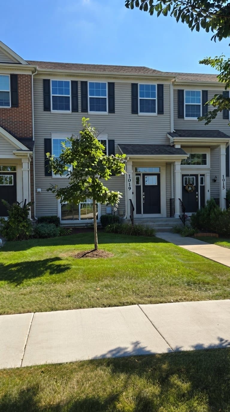 Crystal Lake Townhome: 1019 River Birch Blvd