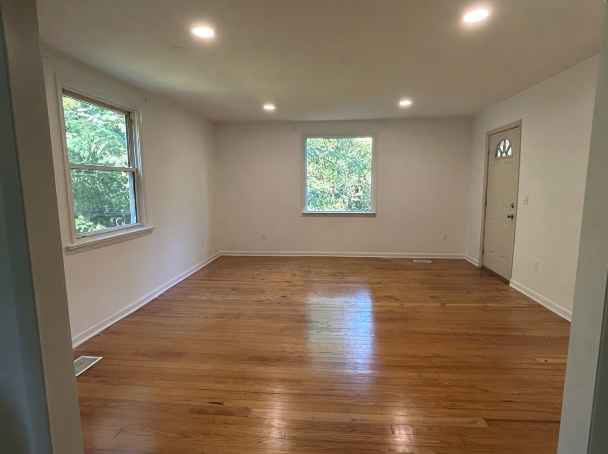 Rossville House: 815 N Oakwood St