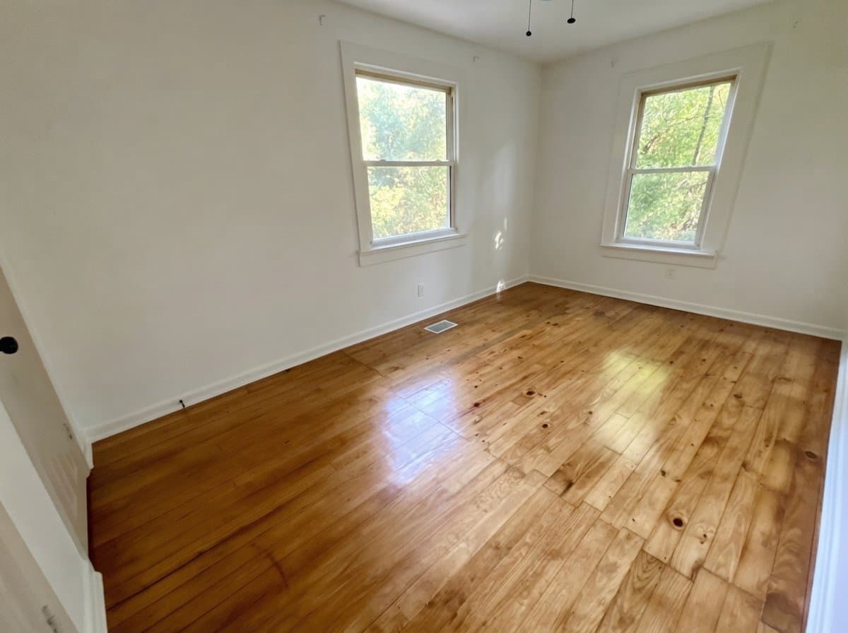 Rossville House: 815 N Oakwood St