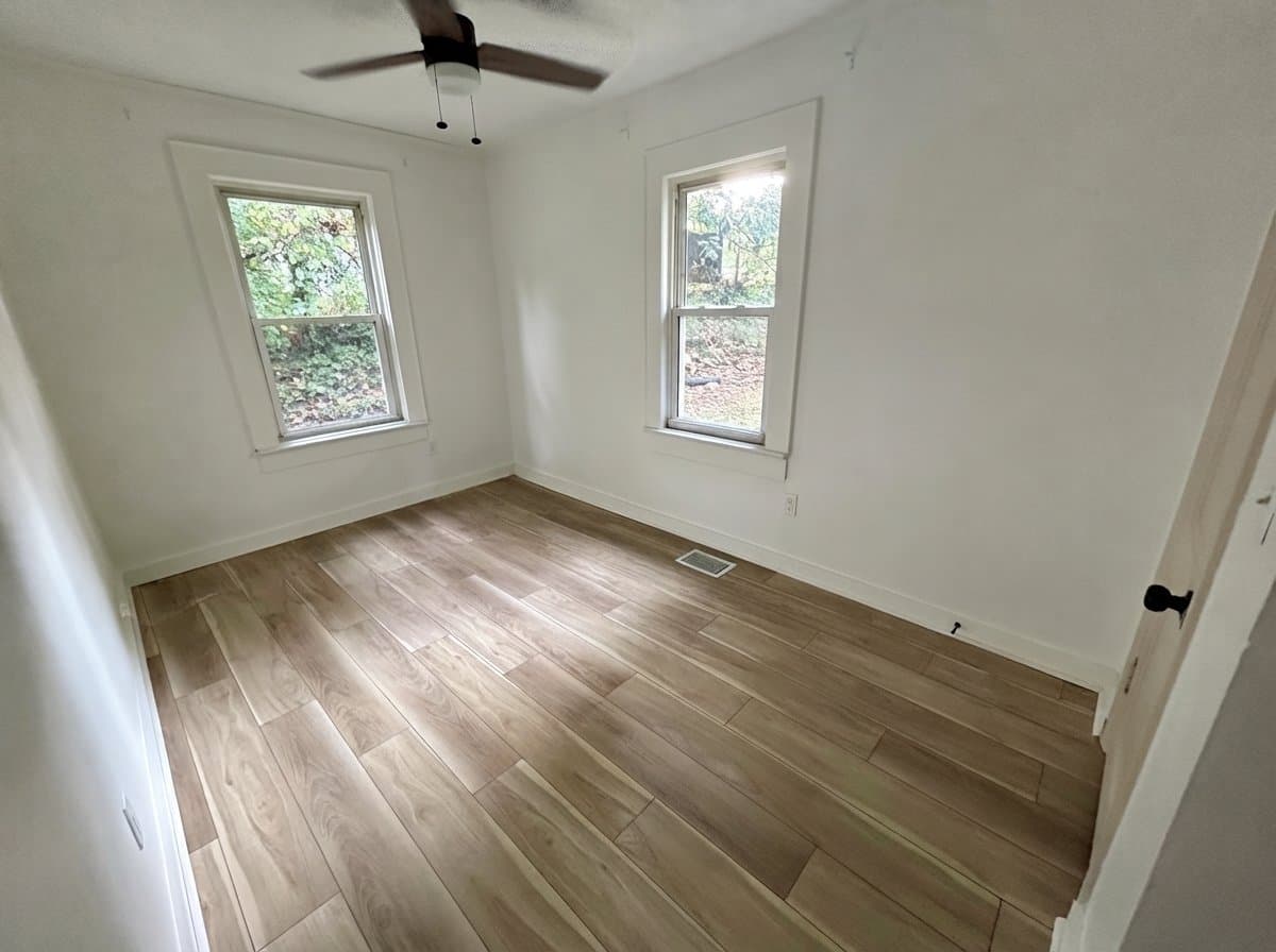 Rossville House: 815 N Oakwood St