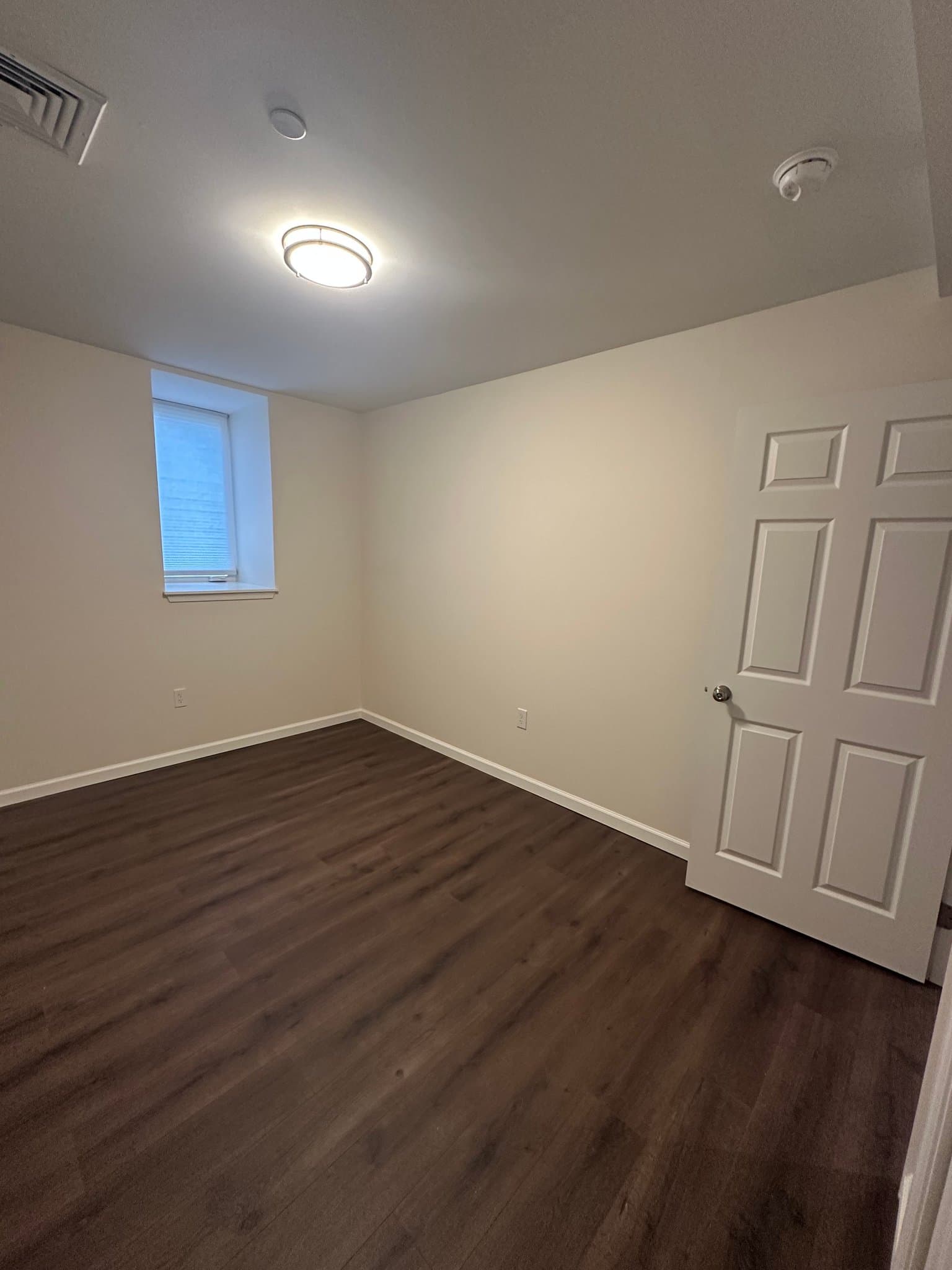 Dickson City Apartment: 1047 Lincoln Street