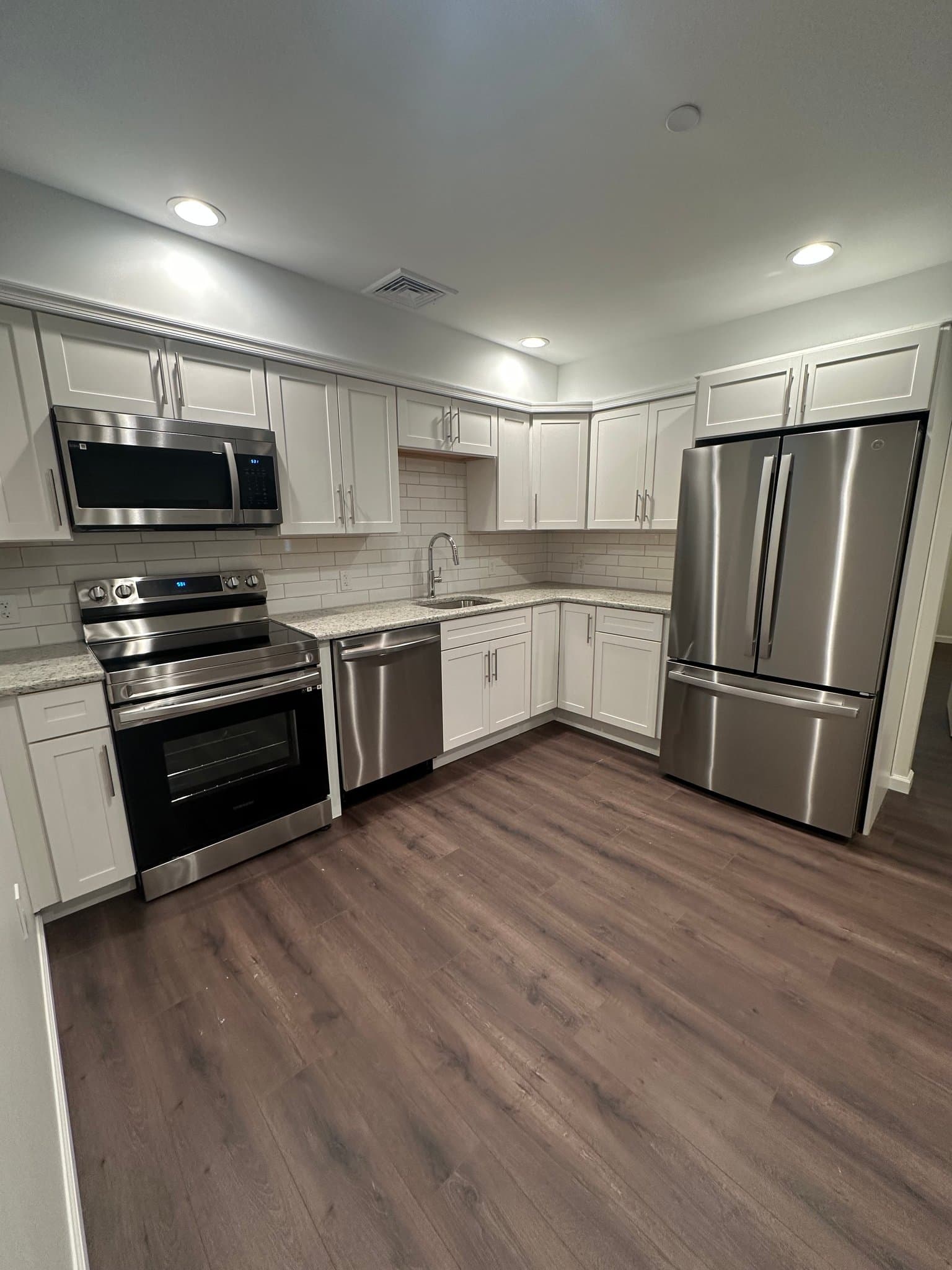 Dickson City Apartment: 1047 Lincoln Street