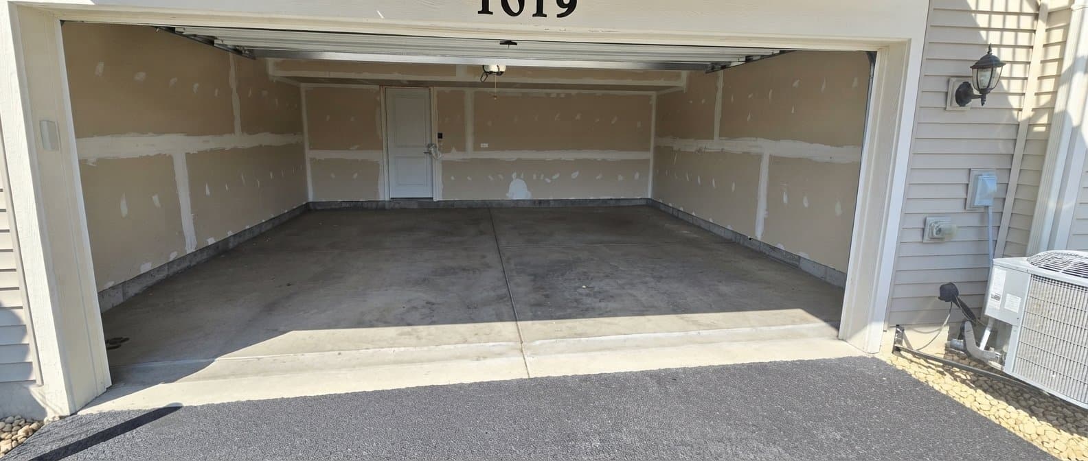 Crystal Lake Townhome: 1019 River Birch Blvd