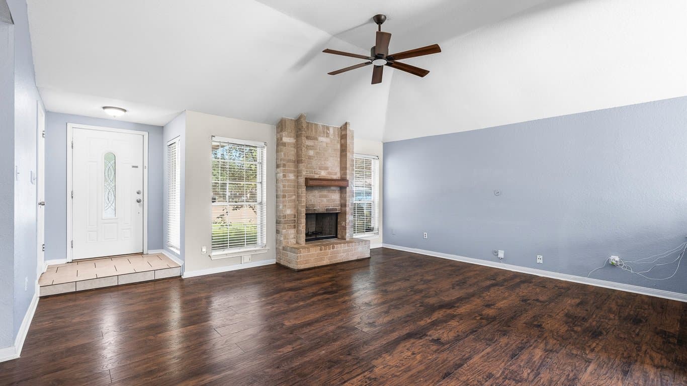 Houston House: 19511 Coppervine Ln