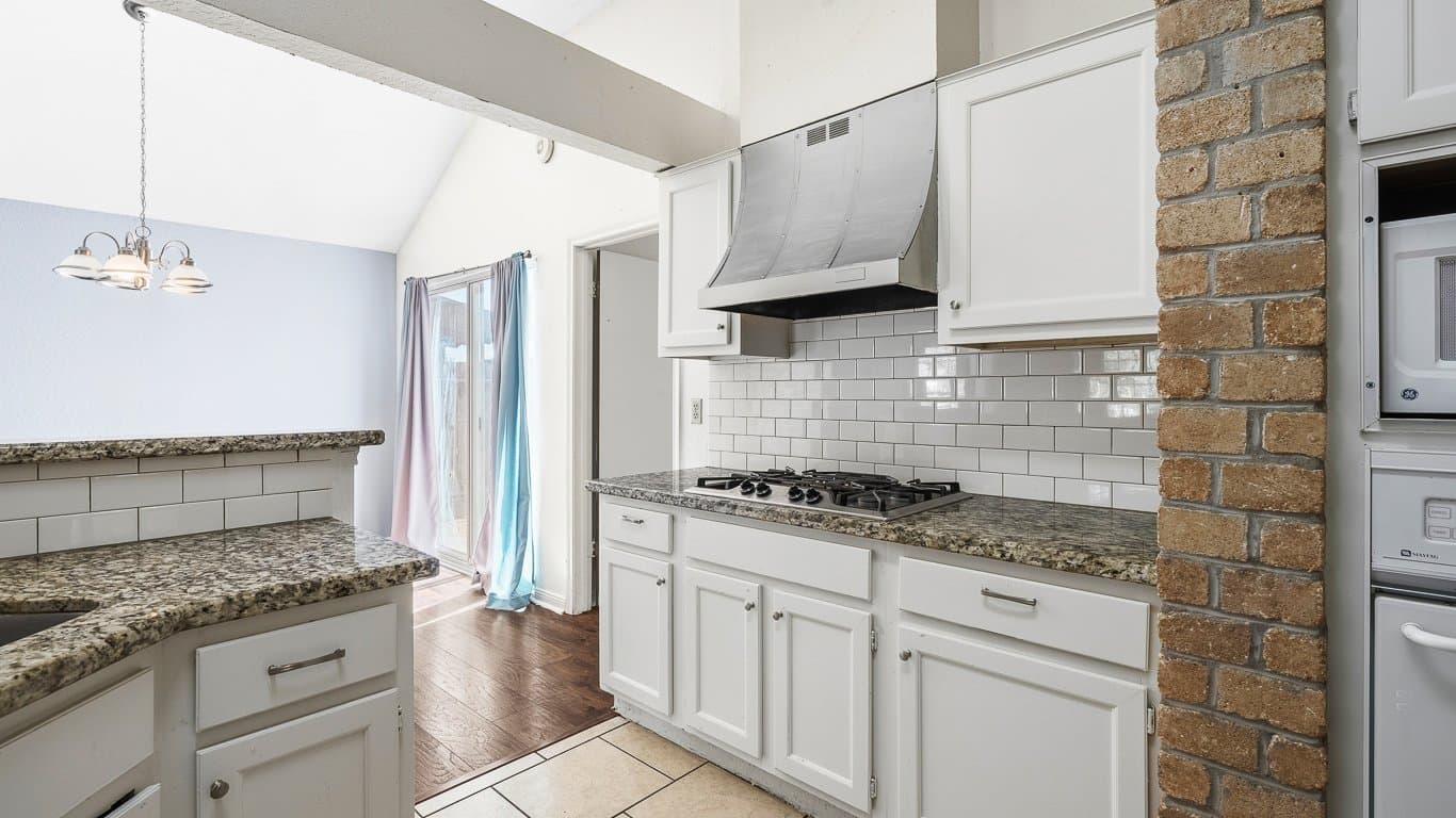 Houston House: 19511 Coppervine Ln