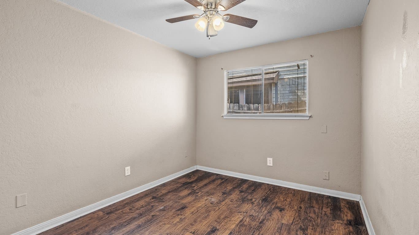 Houston House: 19511 Coppervine Ln