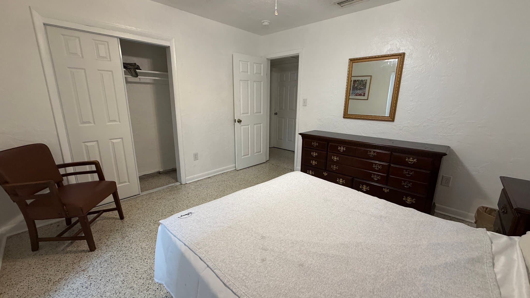 Gainesville Single Room: 1442 NE 20 Ave