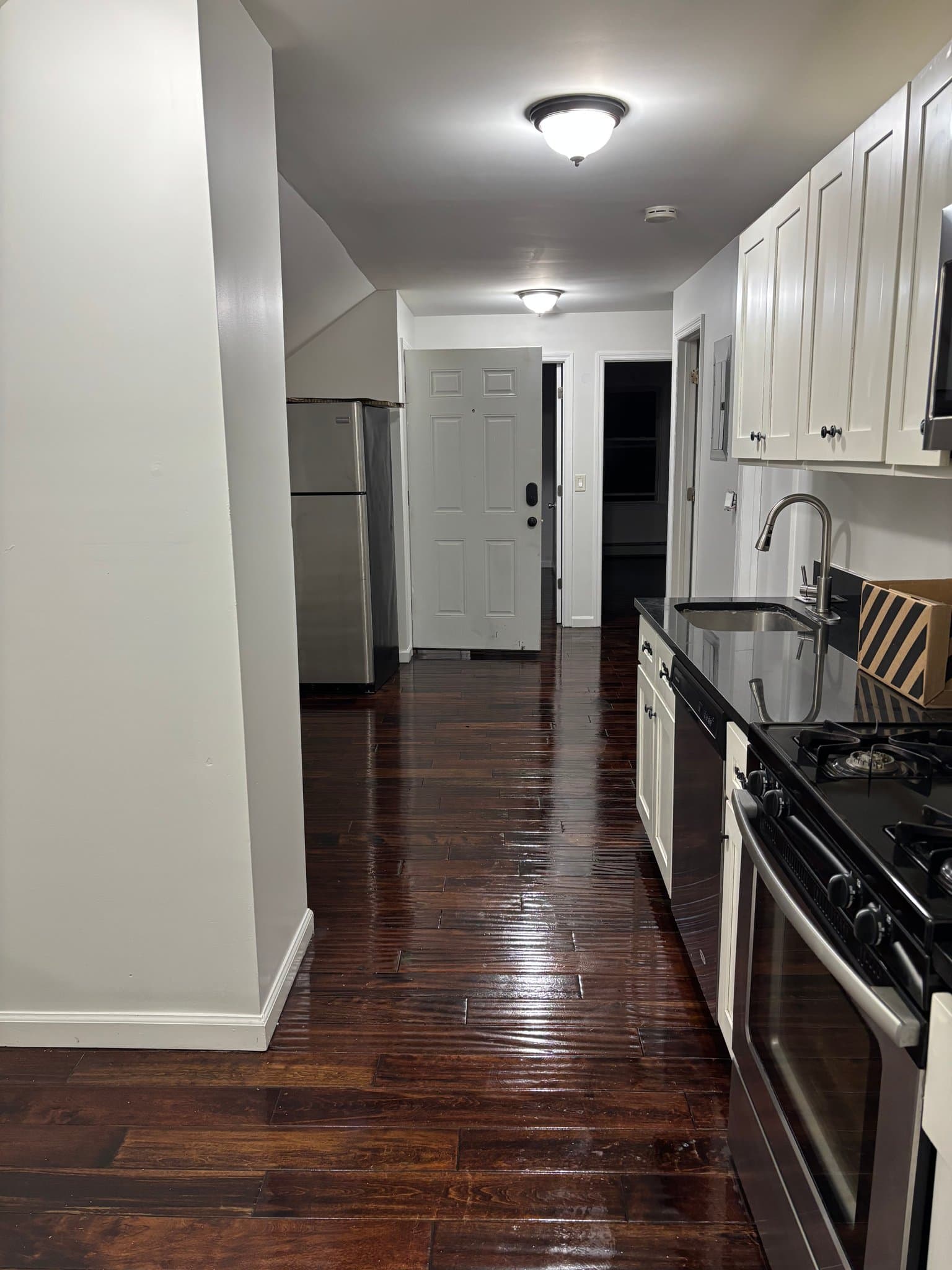 Albany Single Room: 205 Ontario St