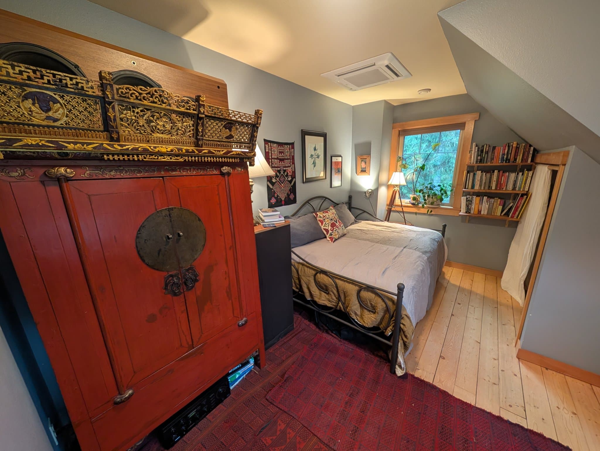 Juneau House: 20136 Cohen Drive