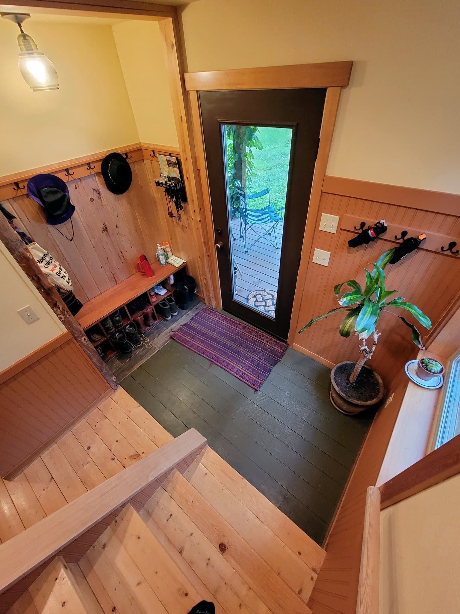 Juneau House: 20136 Cohen Drive