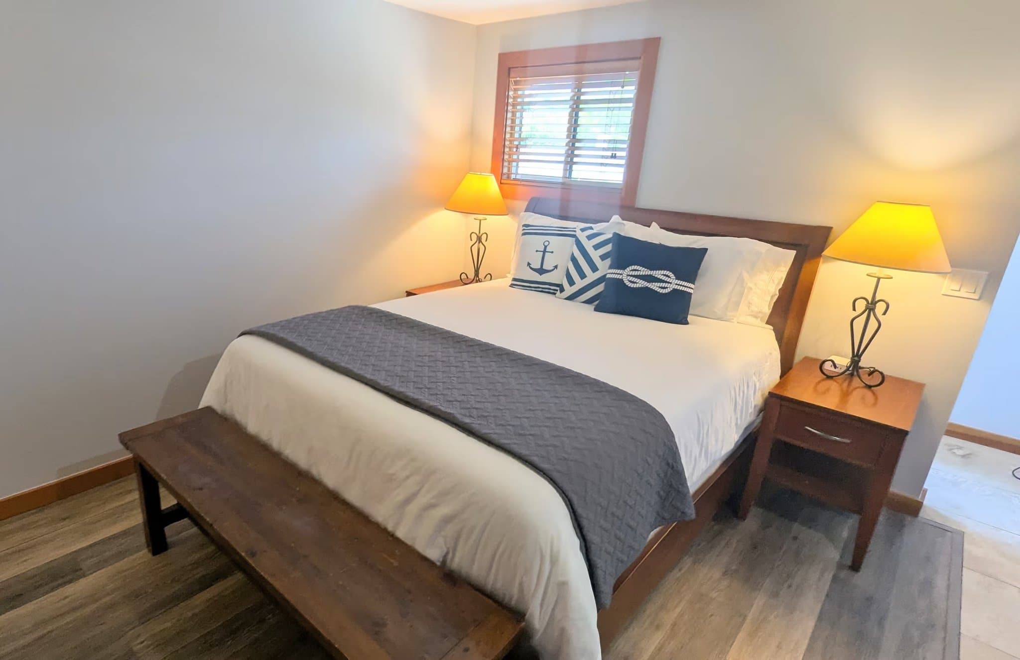 Chelan Condo: 420 W Manson Rd