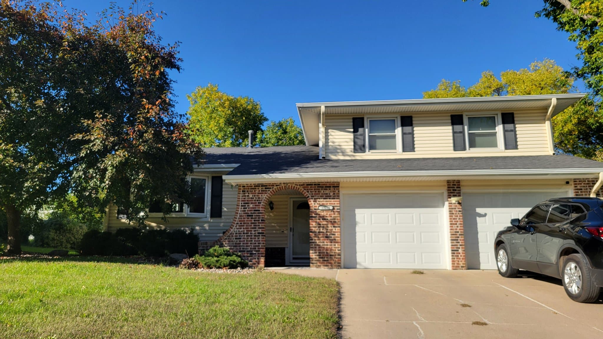 OMAHA House: 15216 Y ST