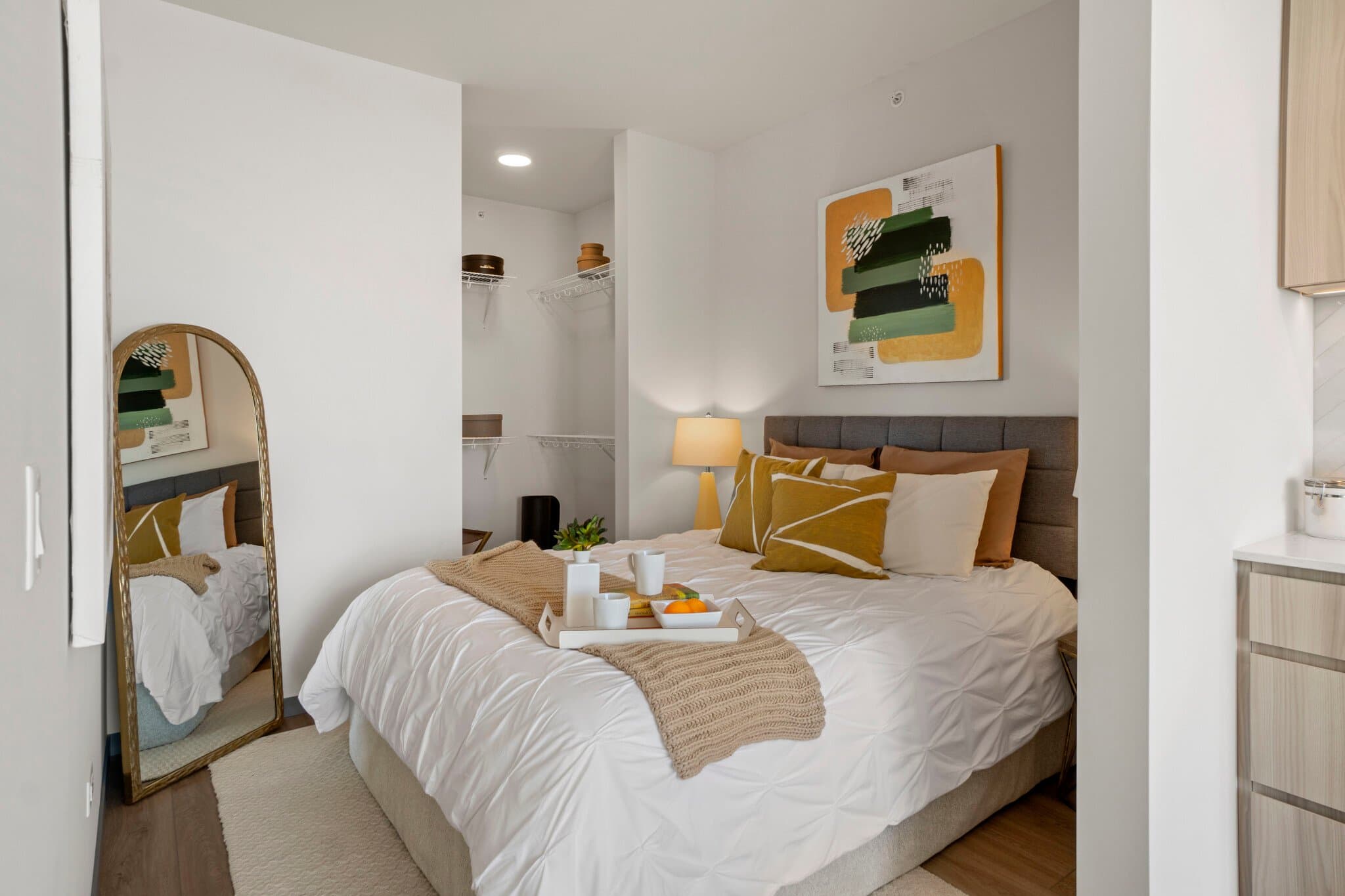 Chicago Condo: 489 S Damen Ave