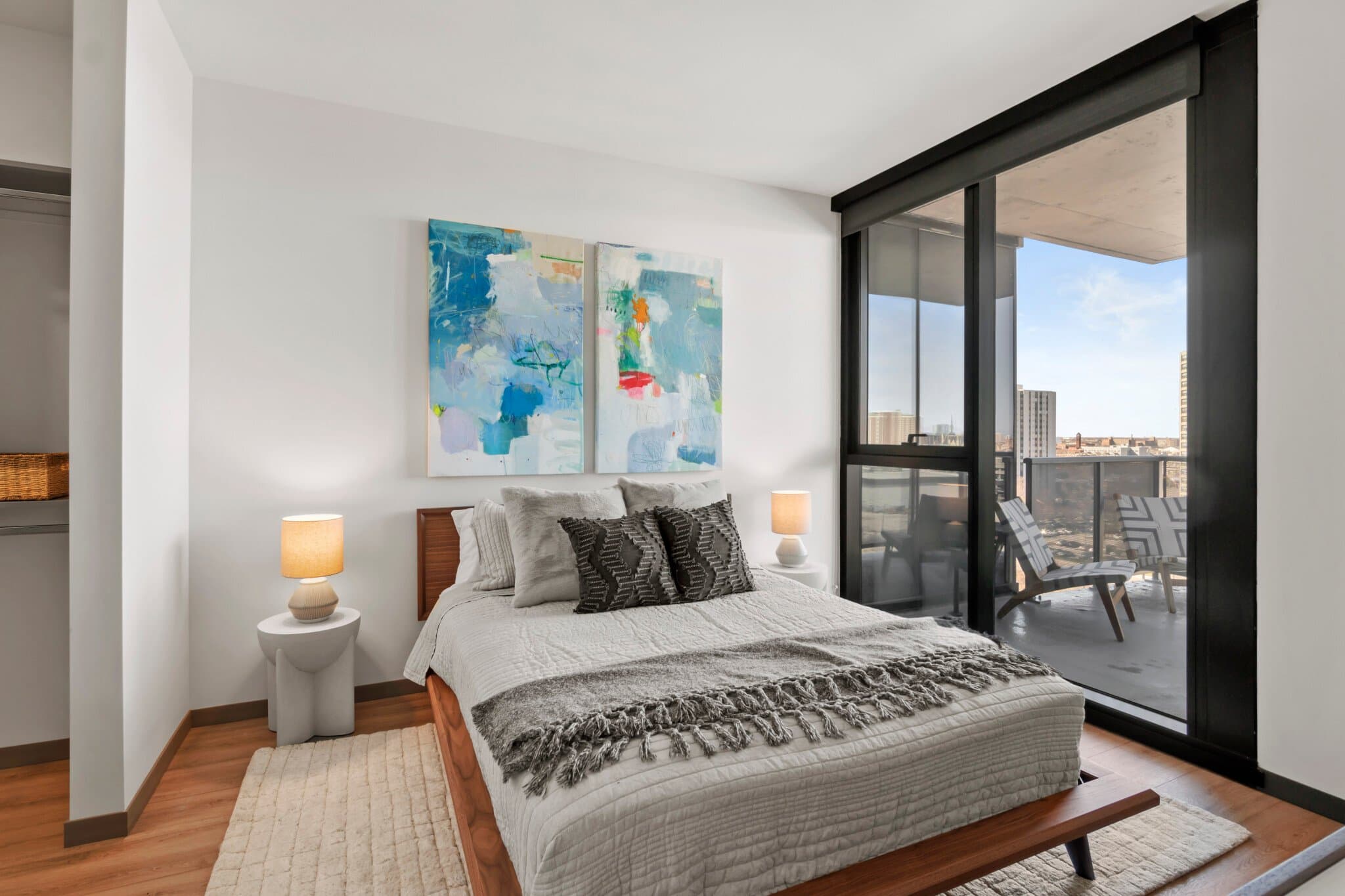 Chicago Condo: 489 S Damen Ave