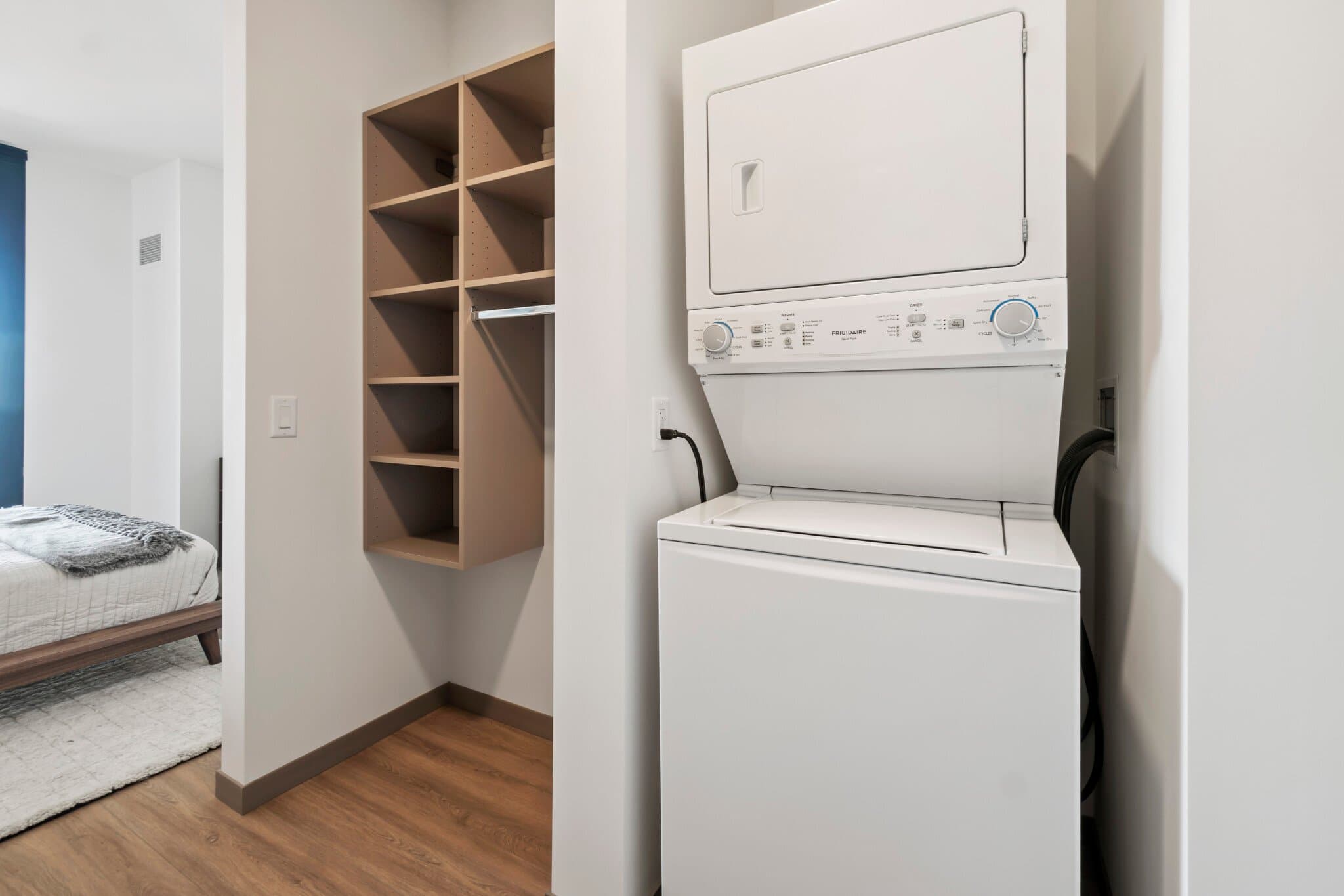 Chicago Condo: 489 S Damen Ave
