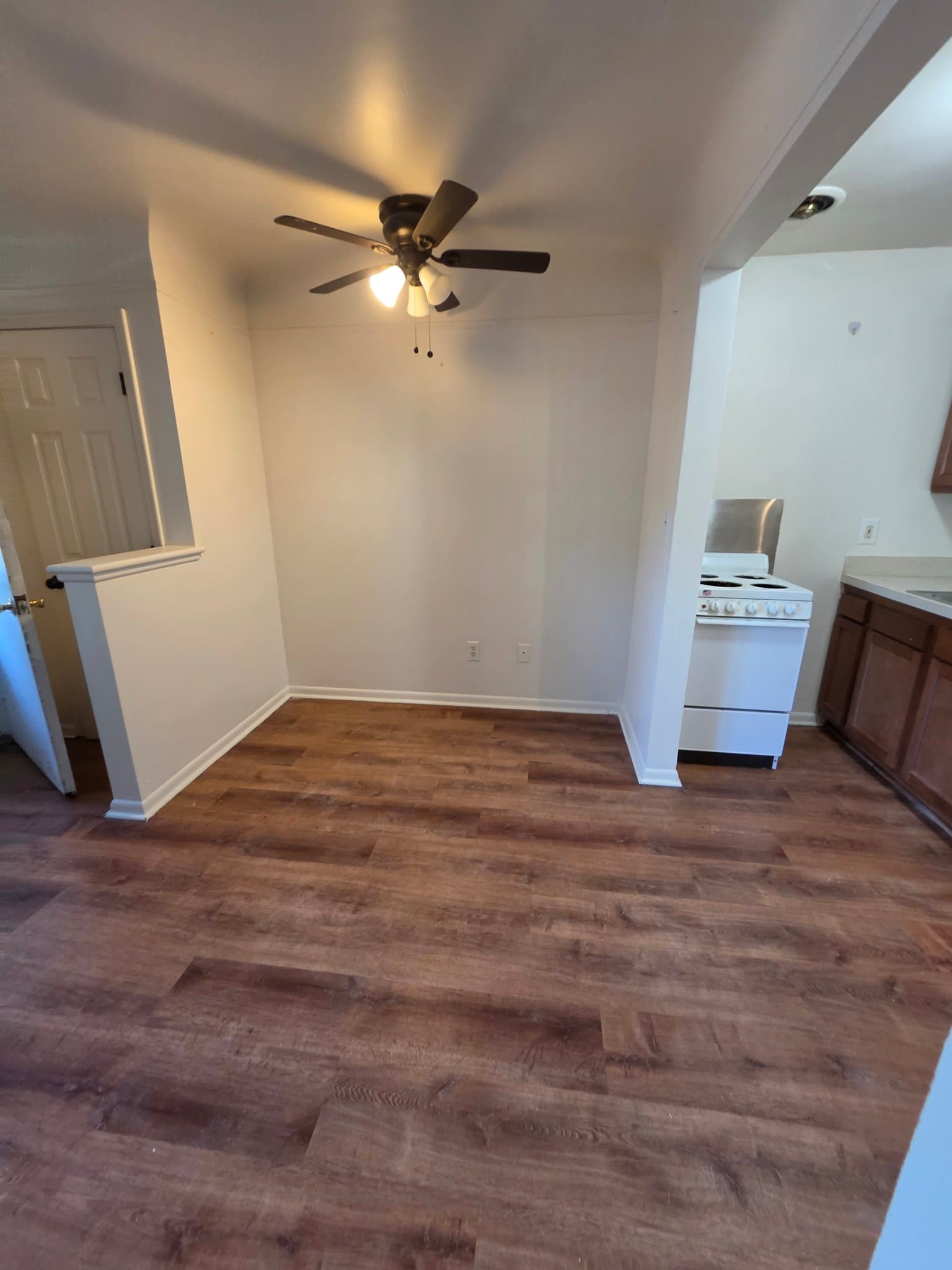 Royal Oak Apartment: 2626 Galpin Ave