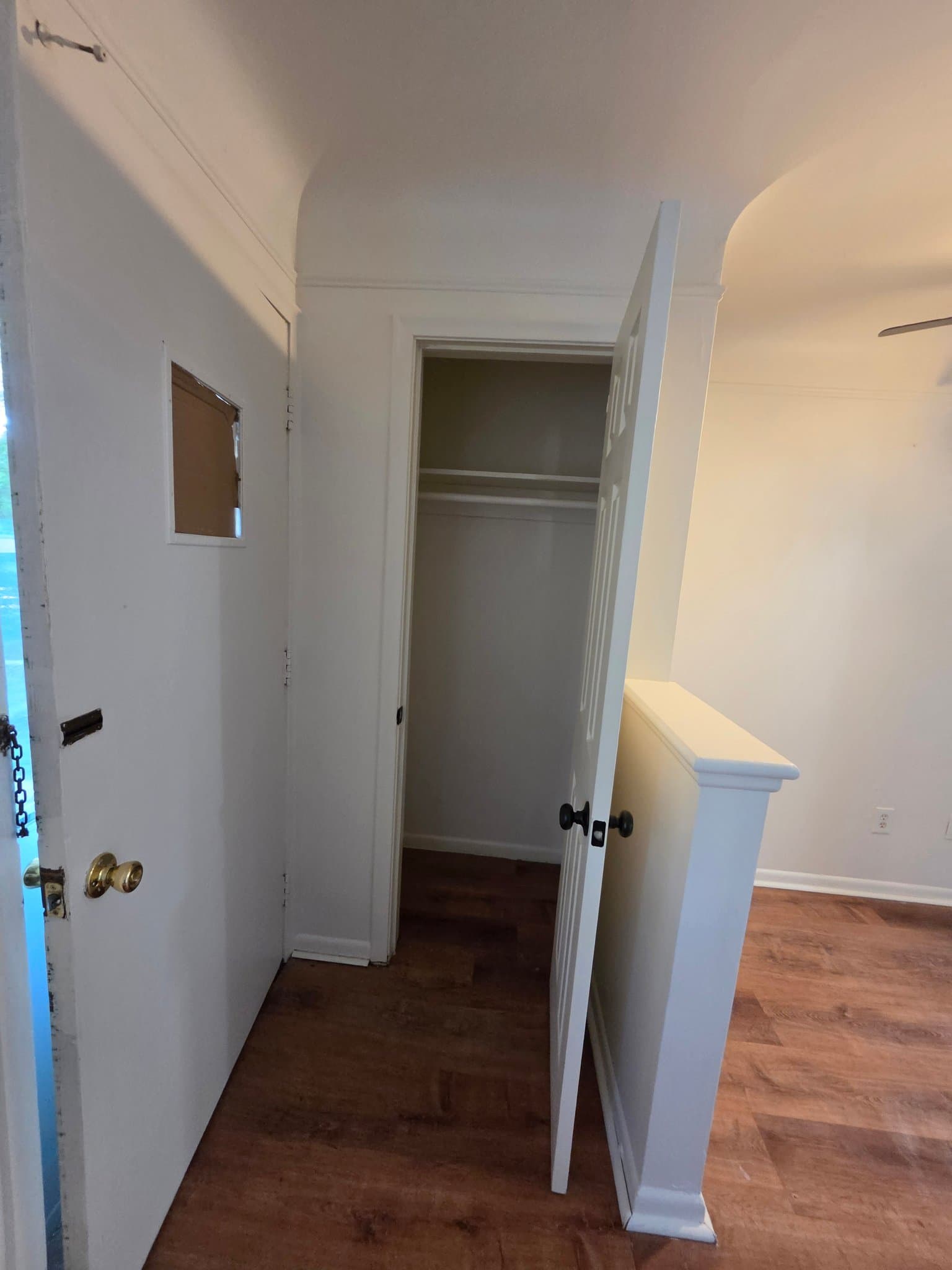 Royal Oak Apartment: 2626 Galpin Ave