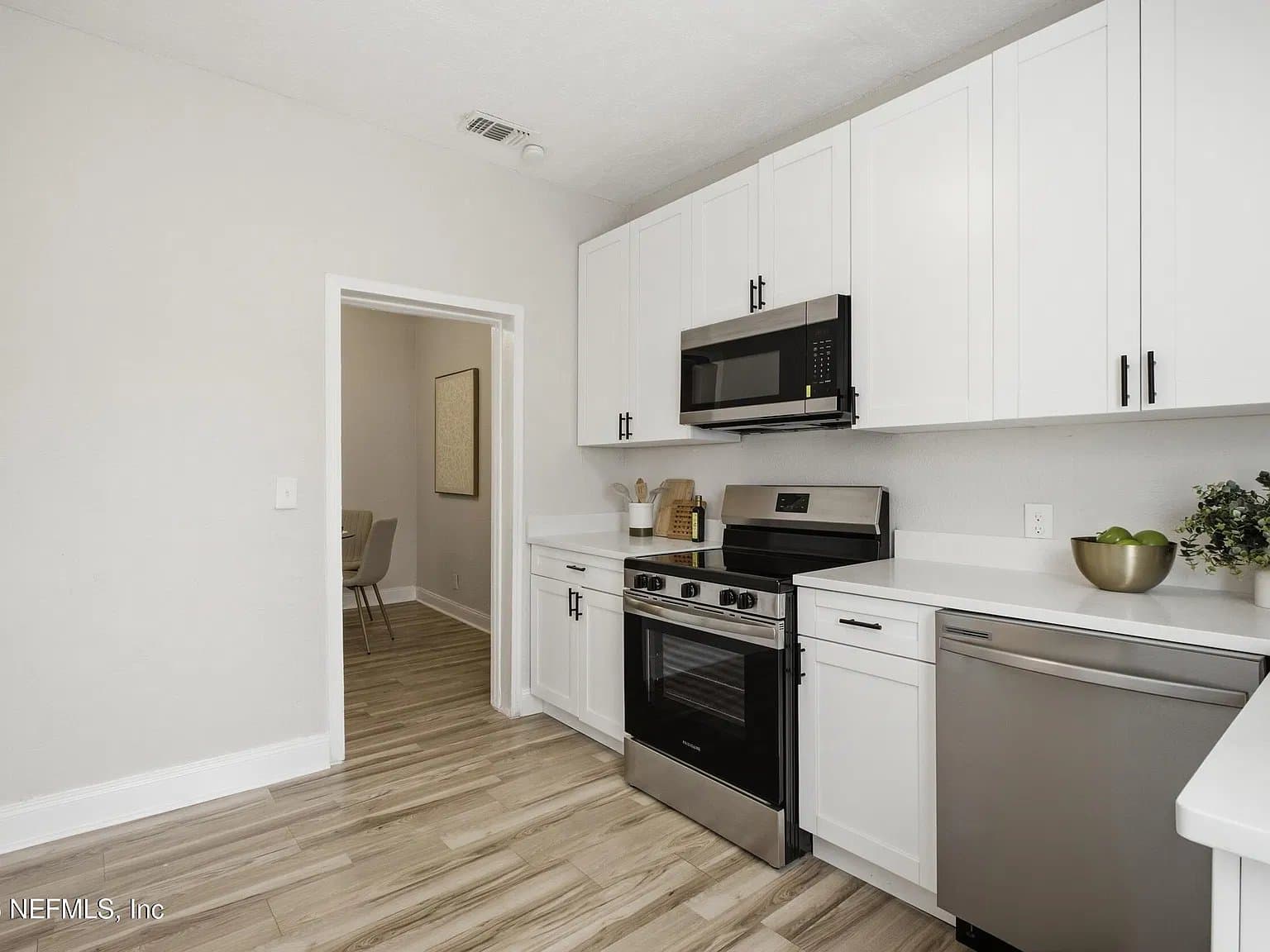 Jacksonville House: 2202 W 1st St