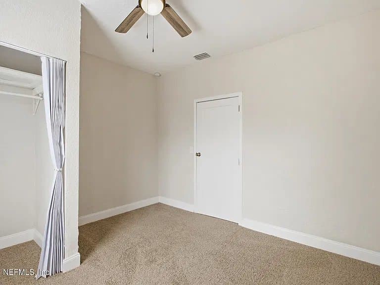 Jacksonville House: 2202 W 1st St