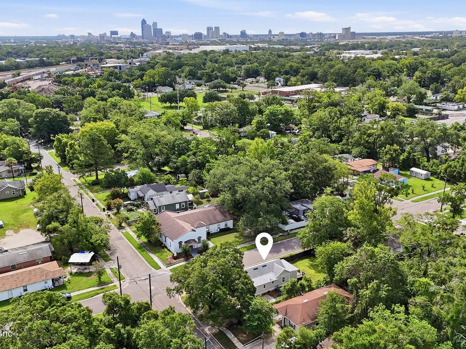 Jacksonville House: 2202 W 1st St