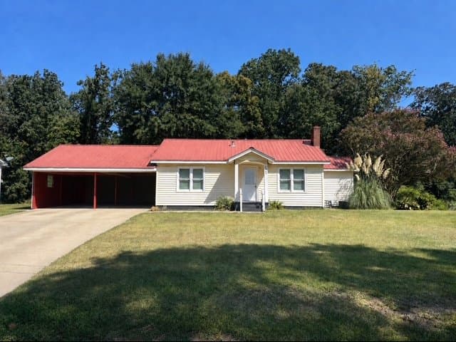 Flowery Branch House: 3803 Ridge St