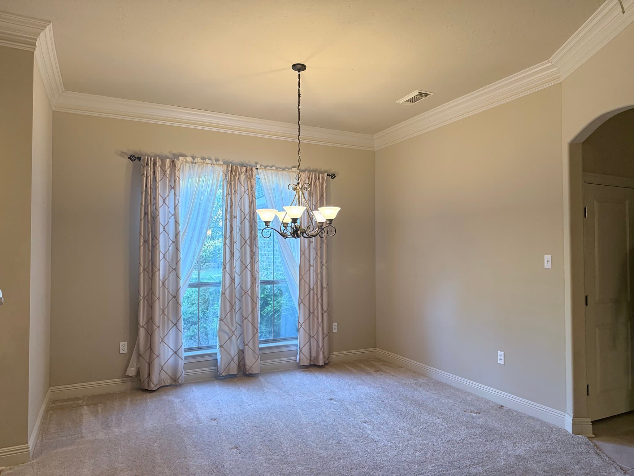 Madisonville House: 505 Loden Way