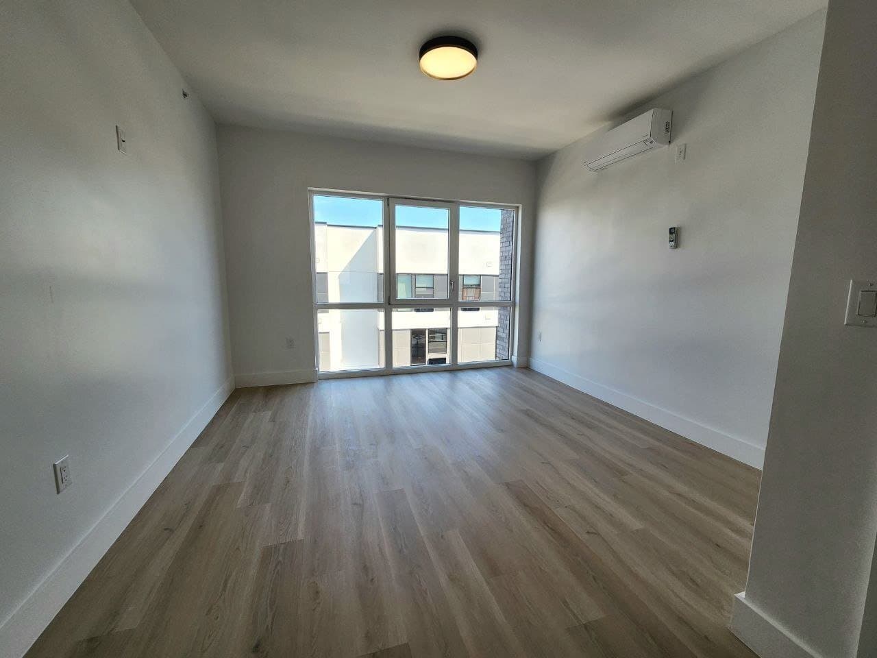 newark Apartment: 19 Livingston St