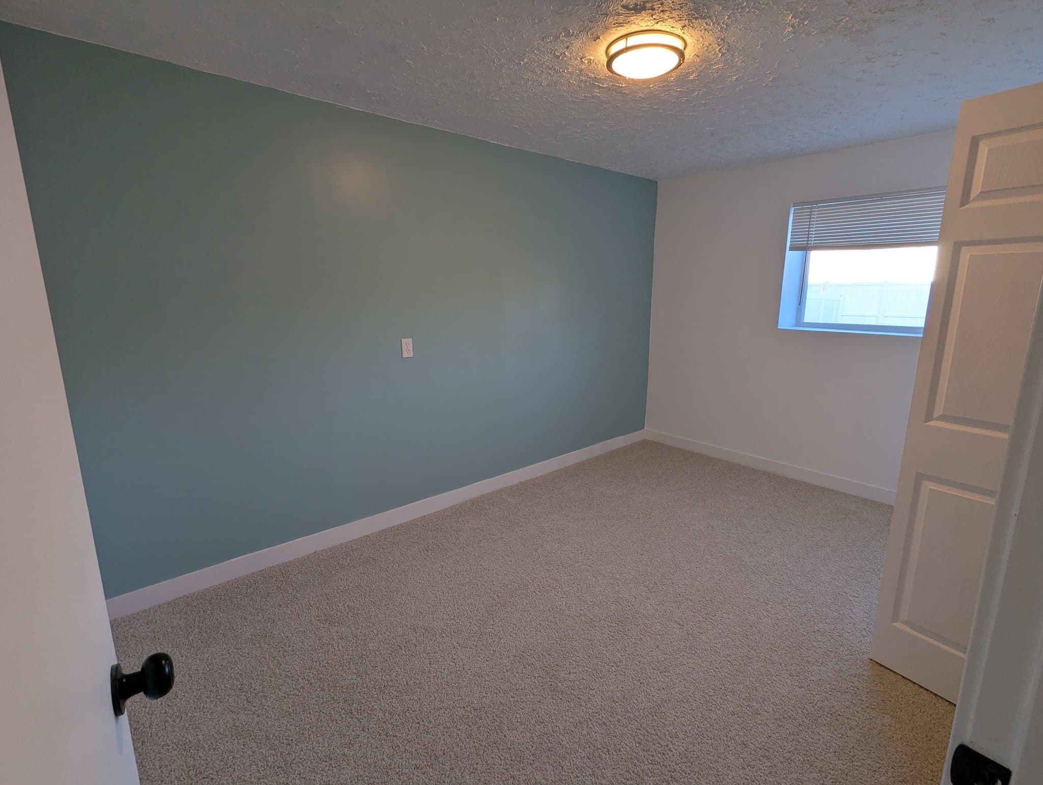 Taylorsville Single Room: 5971 South 2700 West