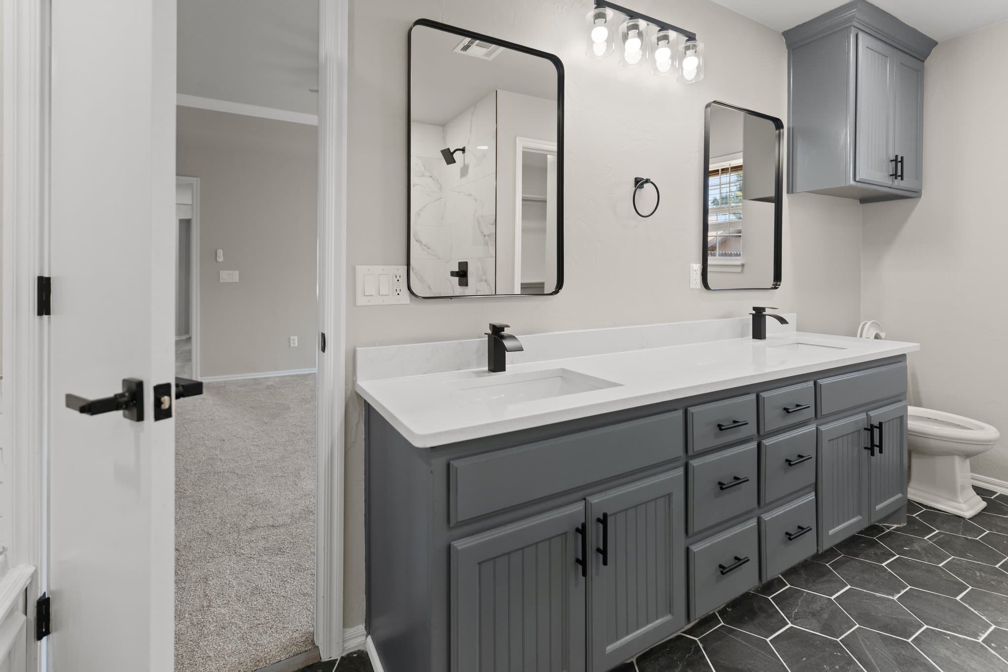 Mustang House: 341 E Plantation Ter