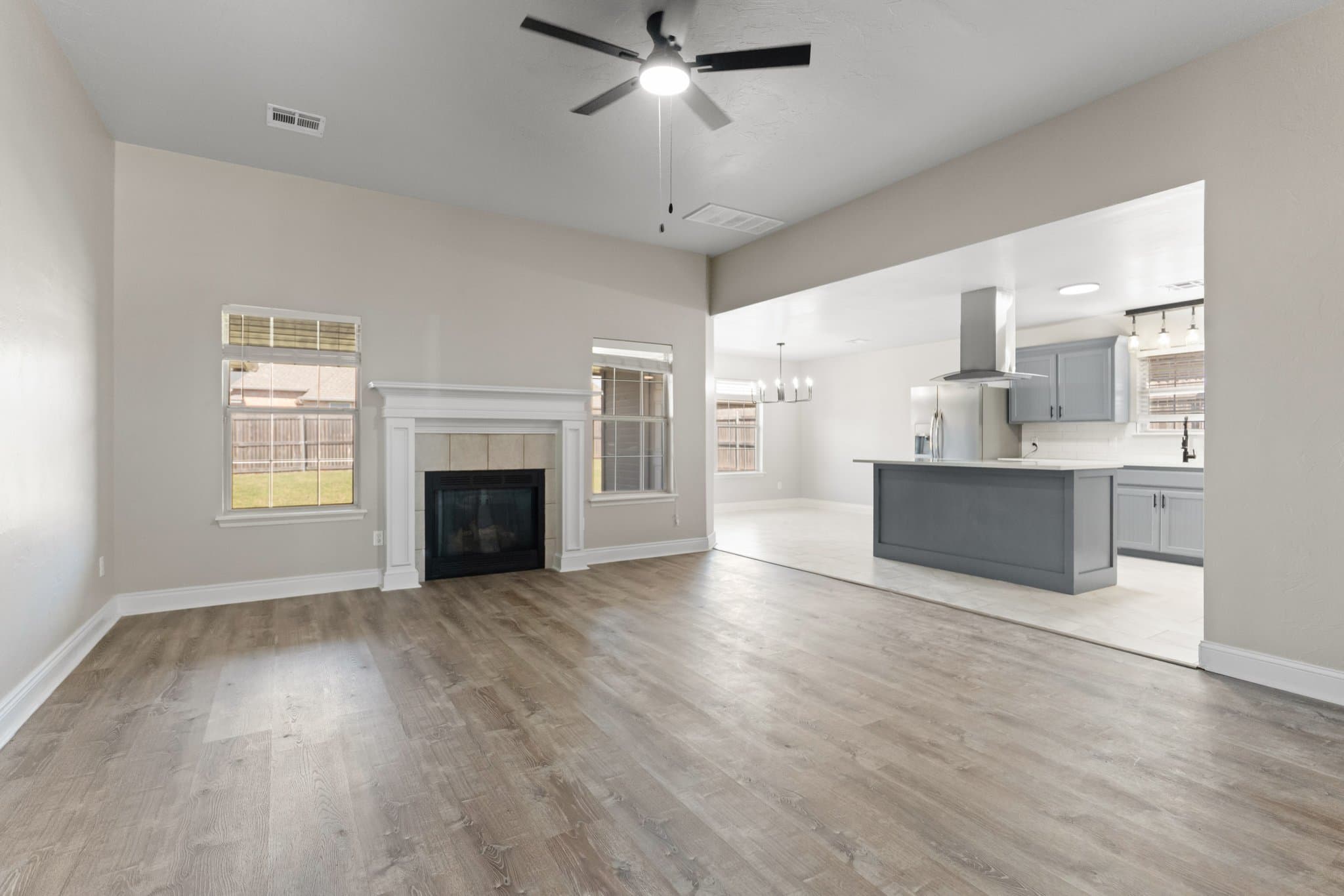 Mustang House: 341 E Plantation Ter