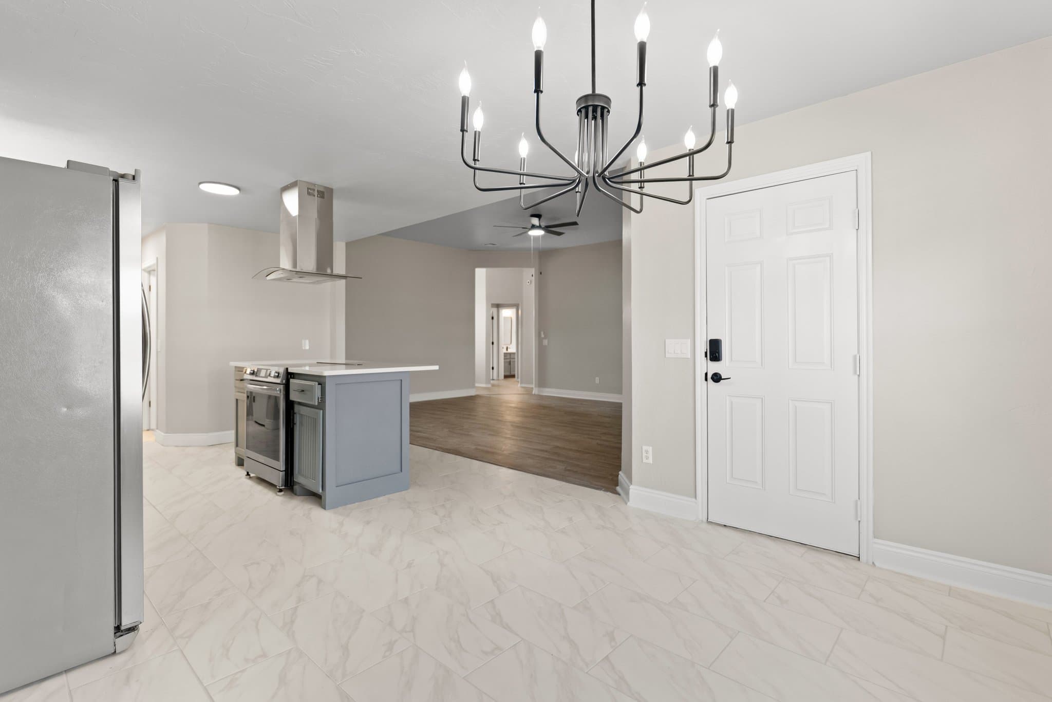 Mustang House: 341 E Plantation Ter