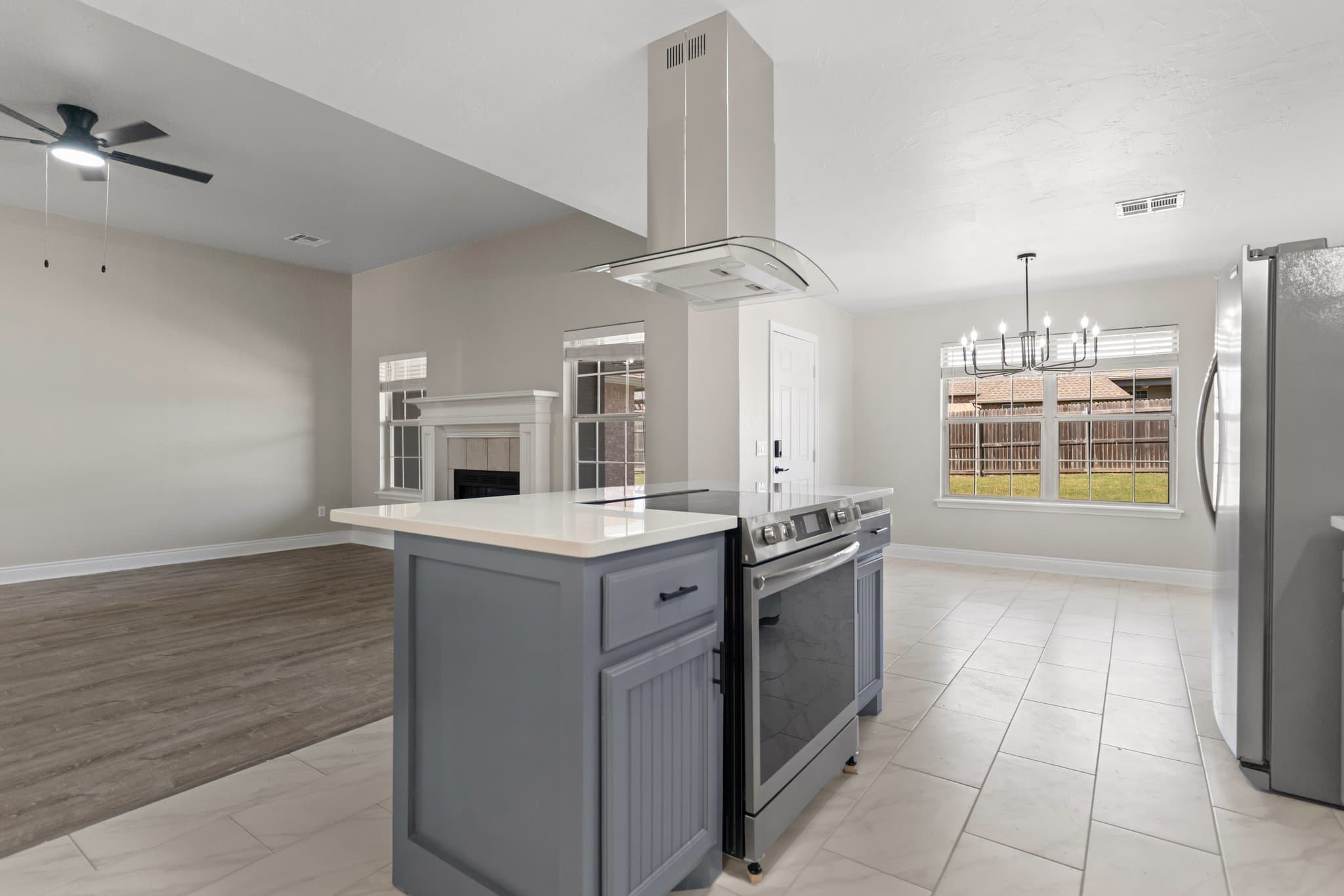 Mustang House: 341 E Plantation Ter