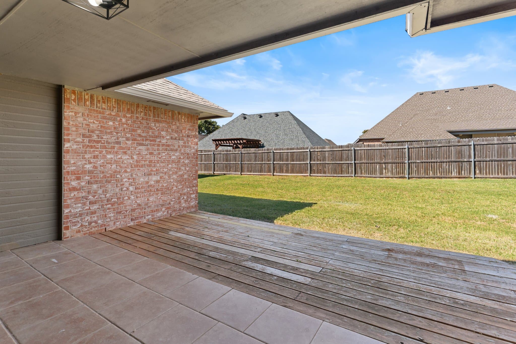 Mustang House: 341 E Plantation Ter